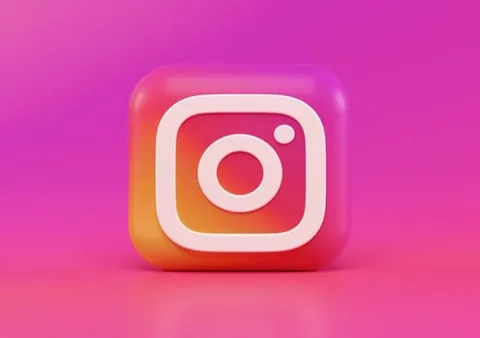 Preview for article Instagram Drafts: Can People See Them & How Long They Last?